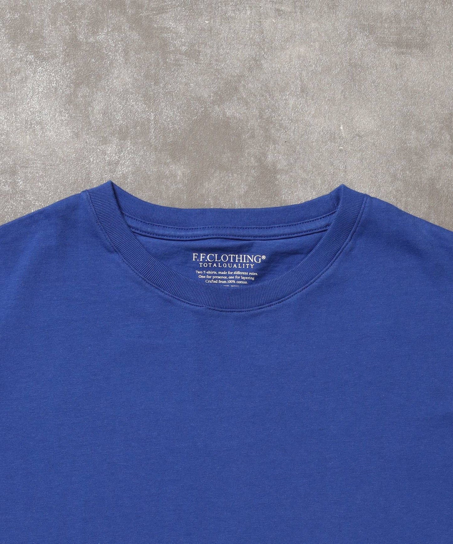 「FFEINらしいミニマルな着こなしを叶える」カラバリ細リブベーシックTシャツ【バイオウォッシュ】 ロイヤルブルー