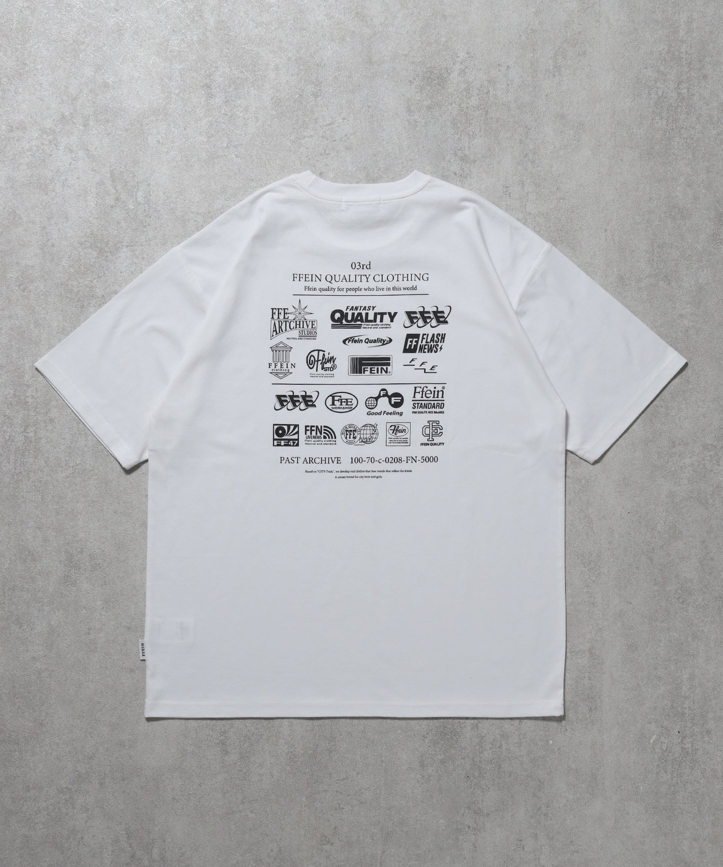 企業ロゴプリントオーバーサイズTシャツ / 半袖　ダイナー ブランドロゴ バックプリント  ホワイト