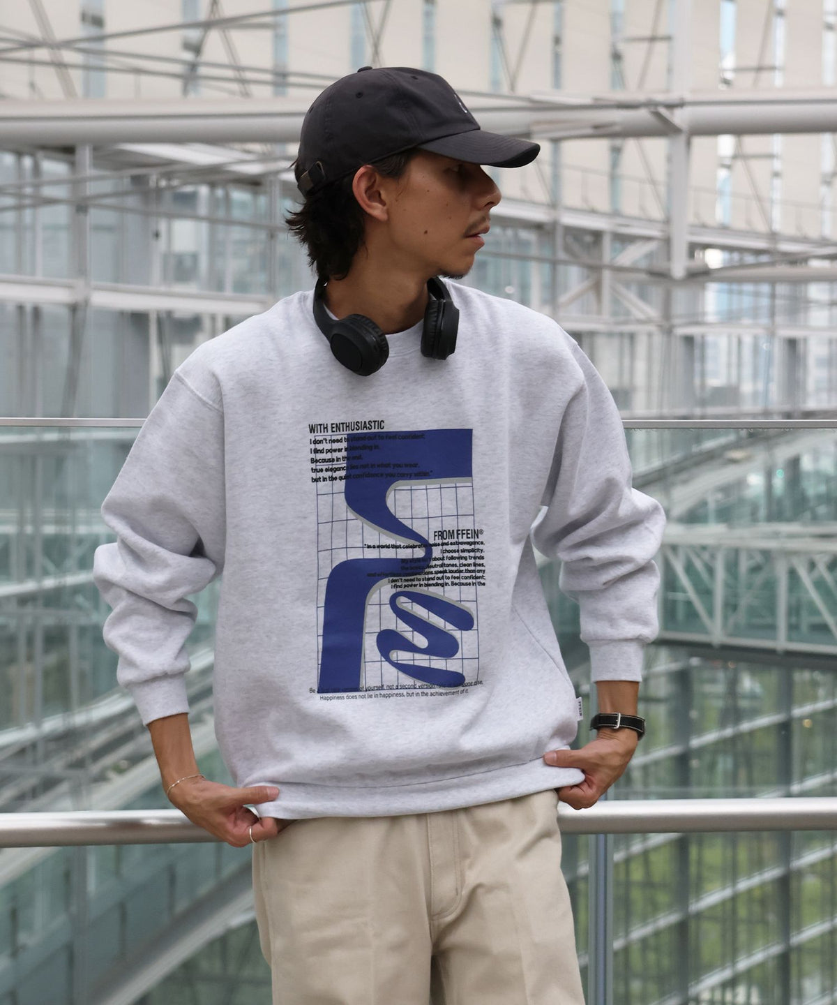 【FFEIN(フェイン)】ヘビーウエイト線画アートスウェット / 裏起毛 スウェット アート クルーネック プリント アッシュグレー