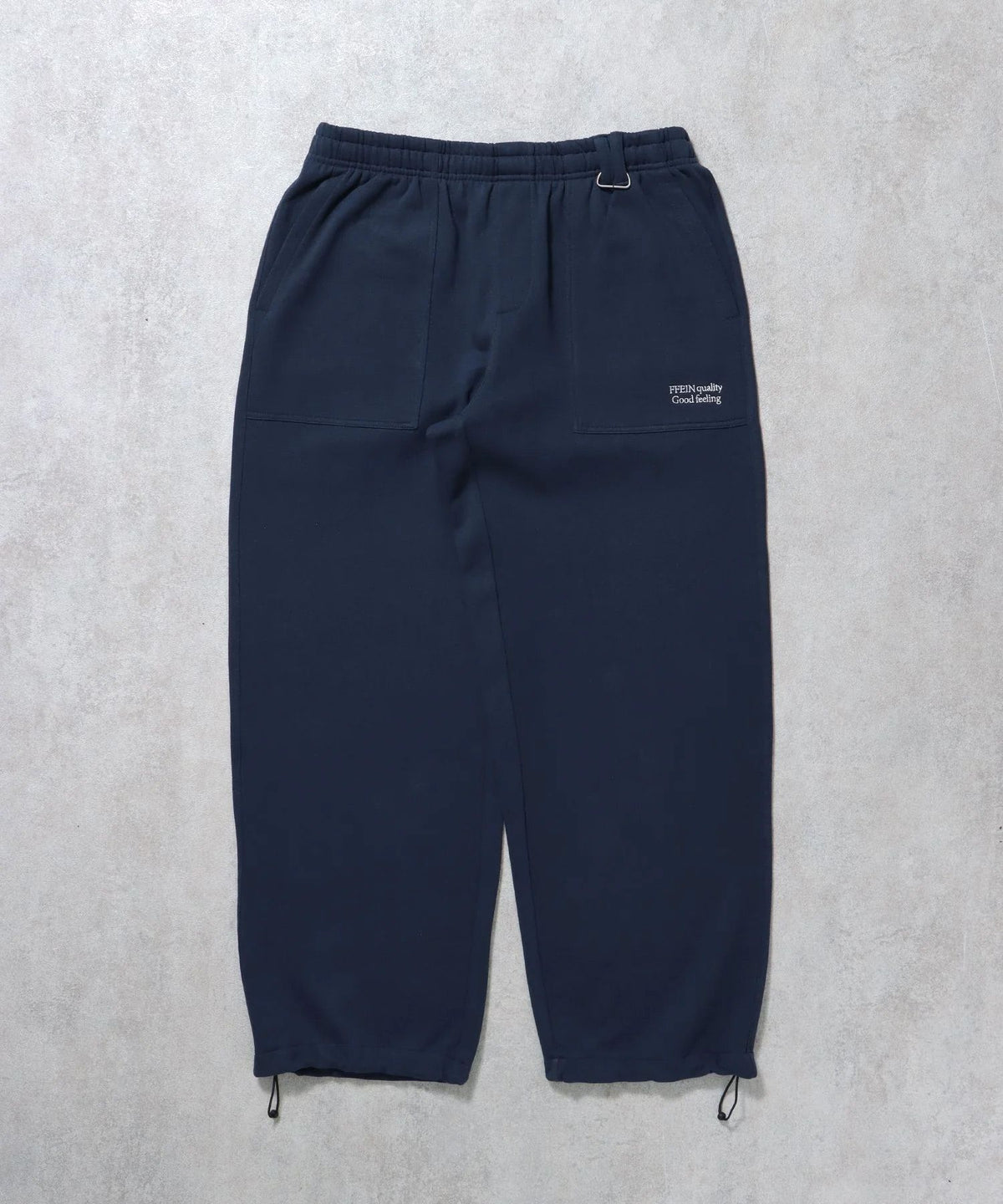 【FFEIN(フェイン)】刺繍ロゴベイカーワイドスウェットパンツ / ボトムス カーゴ ストリート ユニセックス 裏起毛 ポケット ネイビー