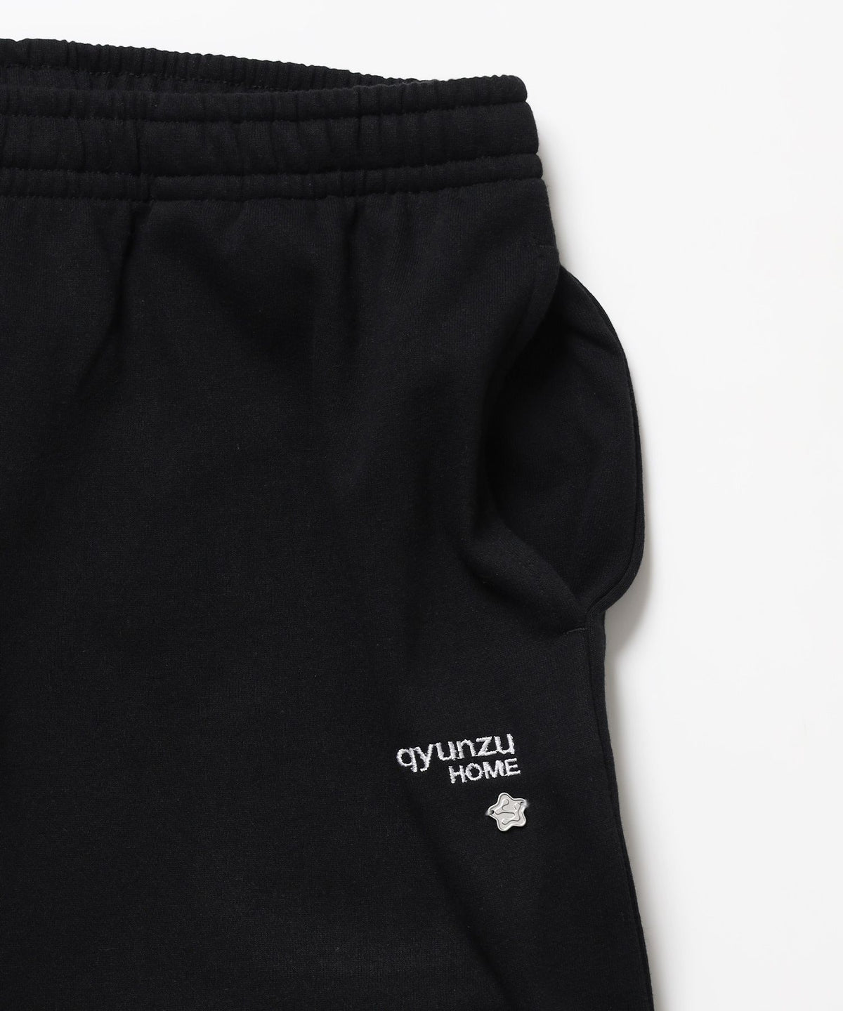 ※WEB限定 / es HOMEロゴ裏起毛スウェットパンツ / sqnzU basic logo sweat pants ブラック