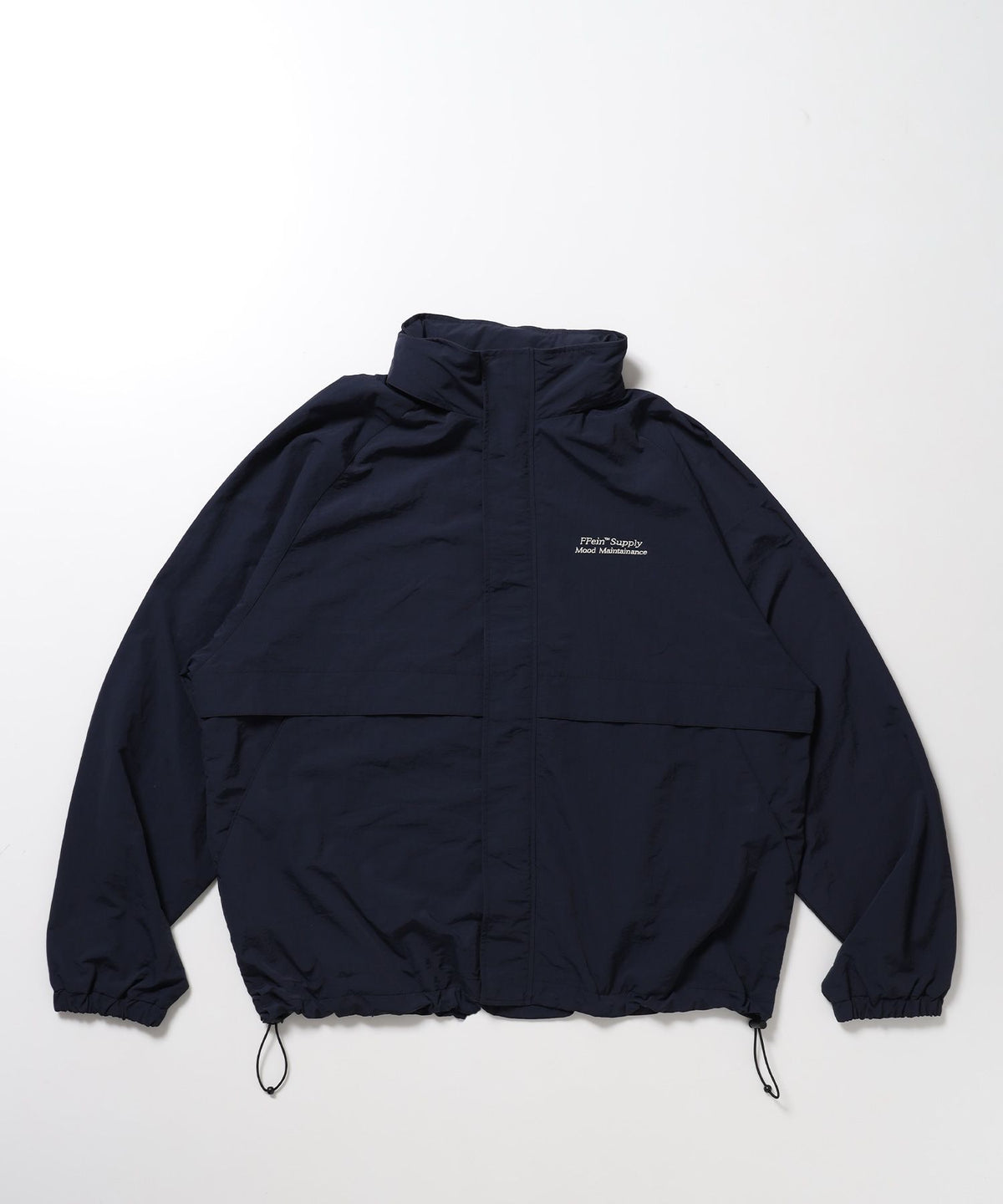 【FFEIN(フェイン)】【撥水加工】FFEIN(フェイン)2WAY フード収納ナイロンブルゾン / ナイロン 2WAYアウター 撥水加工 ジャケット 刺繍 ユニセックス ネイビー