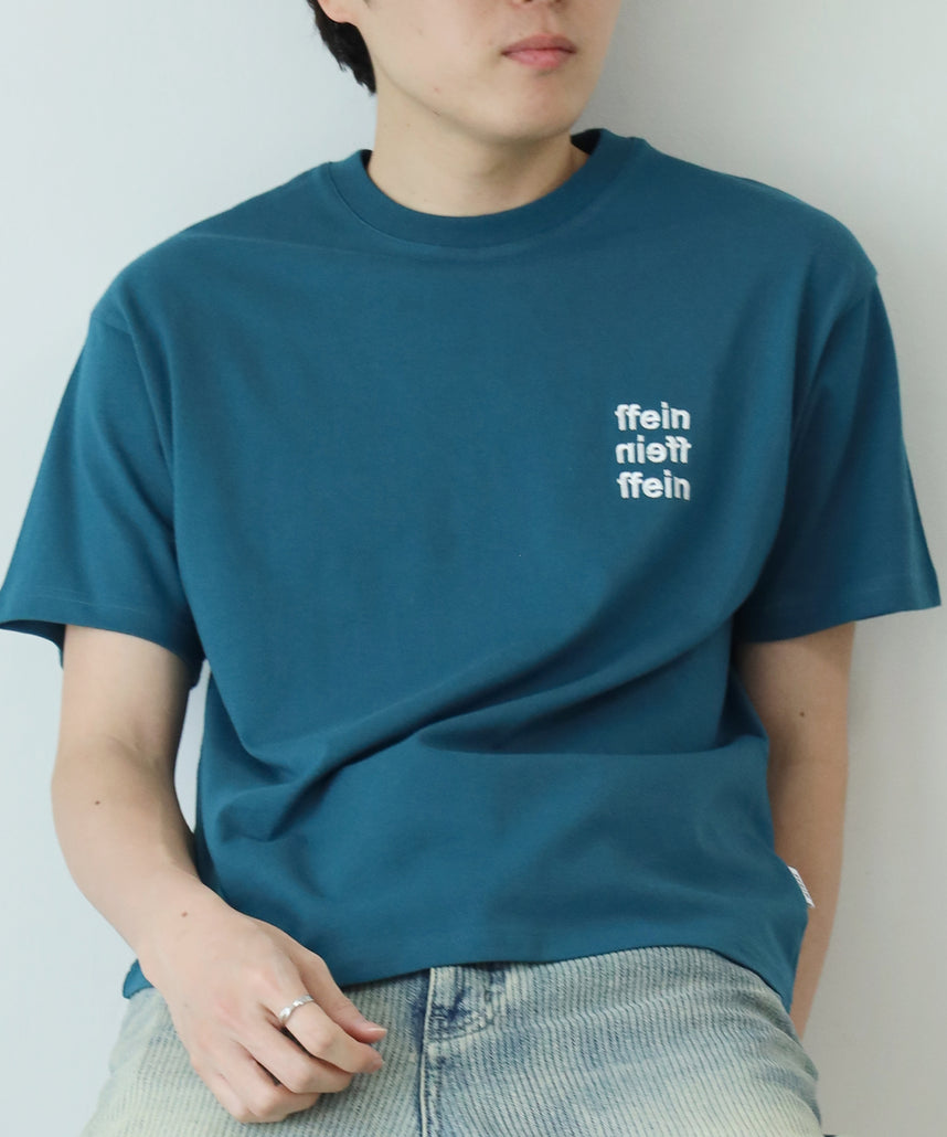 ワンポイント3段ロゴ刺繍ショート丈Tシャツ / Tシャツ クルーネック 半袖 刺繍 ワンポイント シンプル 【短丈】 ダークグリーン