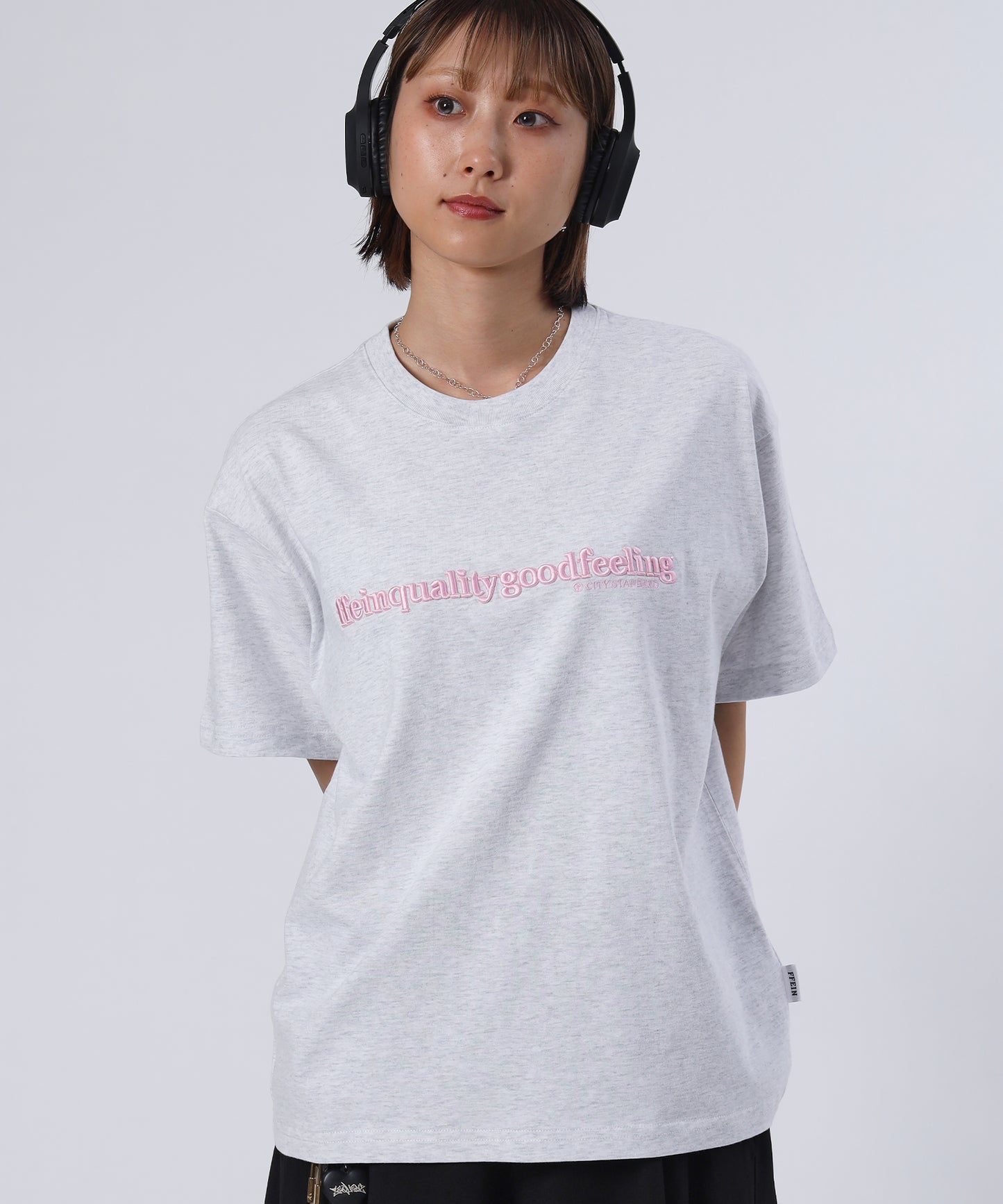 センターロゴ3D刺繍ショート丈Tシャツ / Tシャツ クルーネック 半袖 刺繍 シンプル 【短丈】 アッシュグレー
