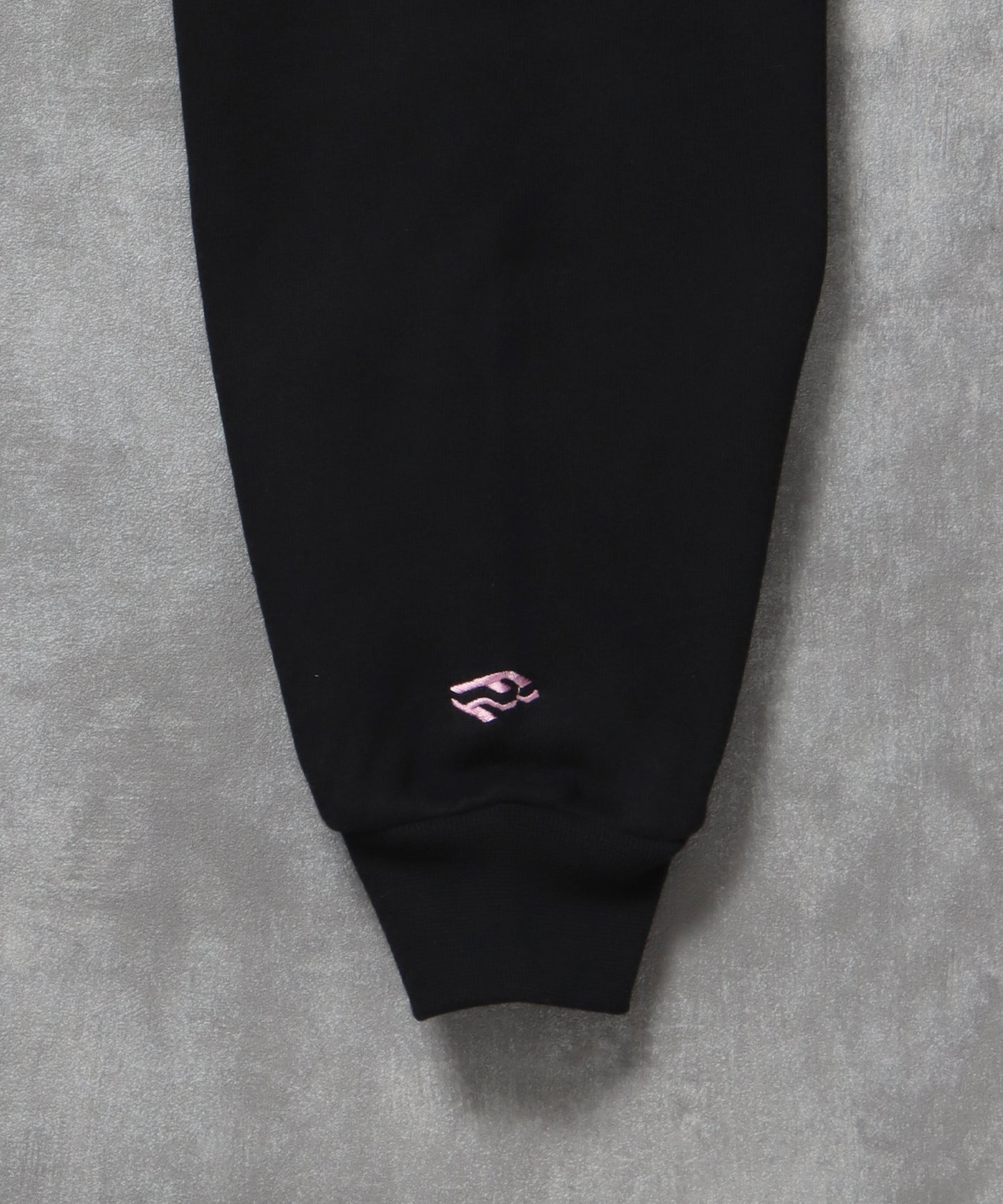 センター3D刺繍立体フードショート丈ZIPパーカー / レディース パーカー 裏起毛 ヘビーウエイト フーディ ダブルジップ 【短丈】 ブラック