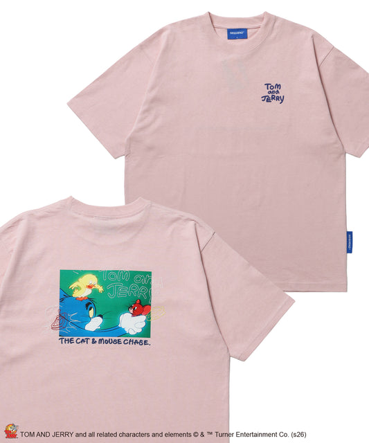 TJ PHOTO & EMB. TEE / トムとジェリー 半袖 クルーネック プリント 刺繍 ワンポイント ユニセックス オーバーサイズ レイヤード ライトピンク