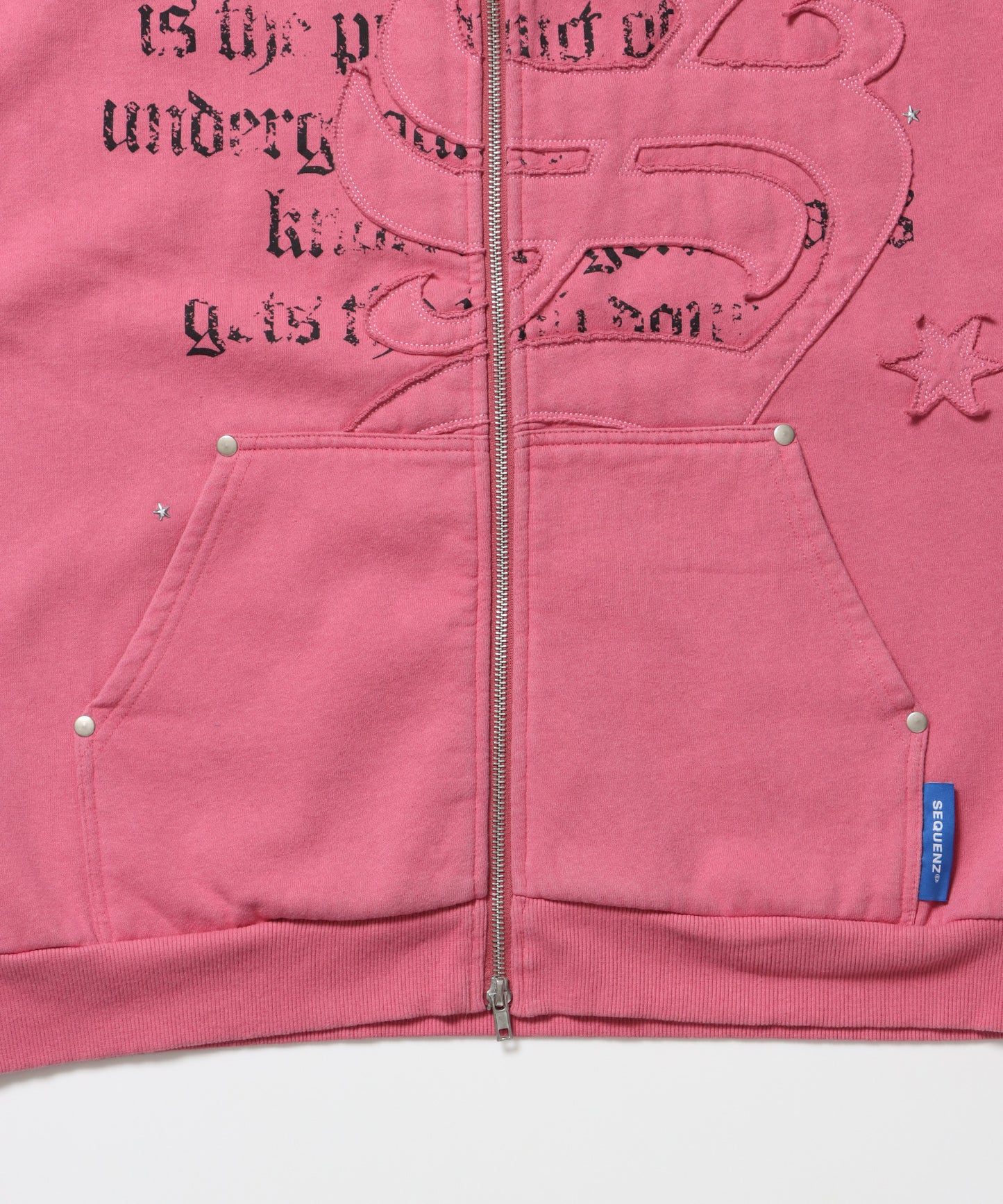 SQNZ ZIP P/K / ジップパーカー 裏起毛 フーディ スタッズ 加工 ワッペン プリント ピンク