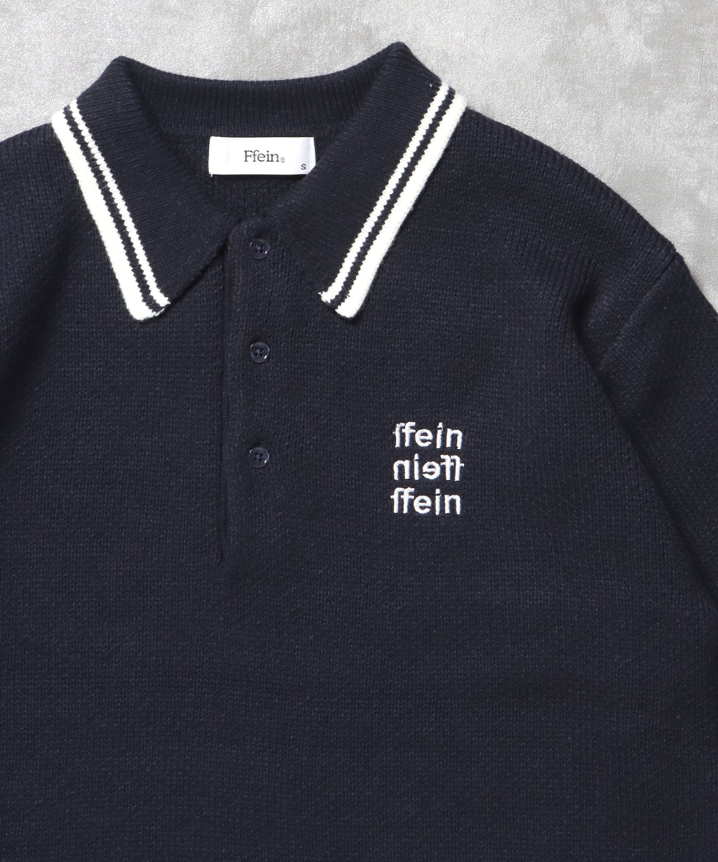 三段ロゴアソート襟ポロニット / ポロシャツ ニット ボーダー 刺繍 ワンポイント ネイビー
