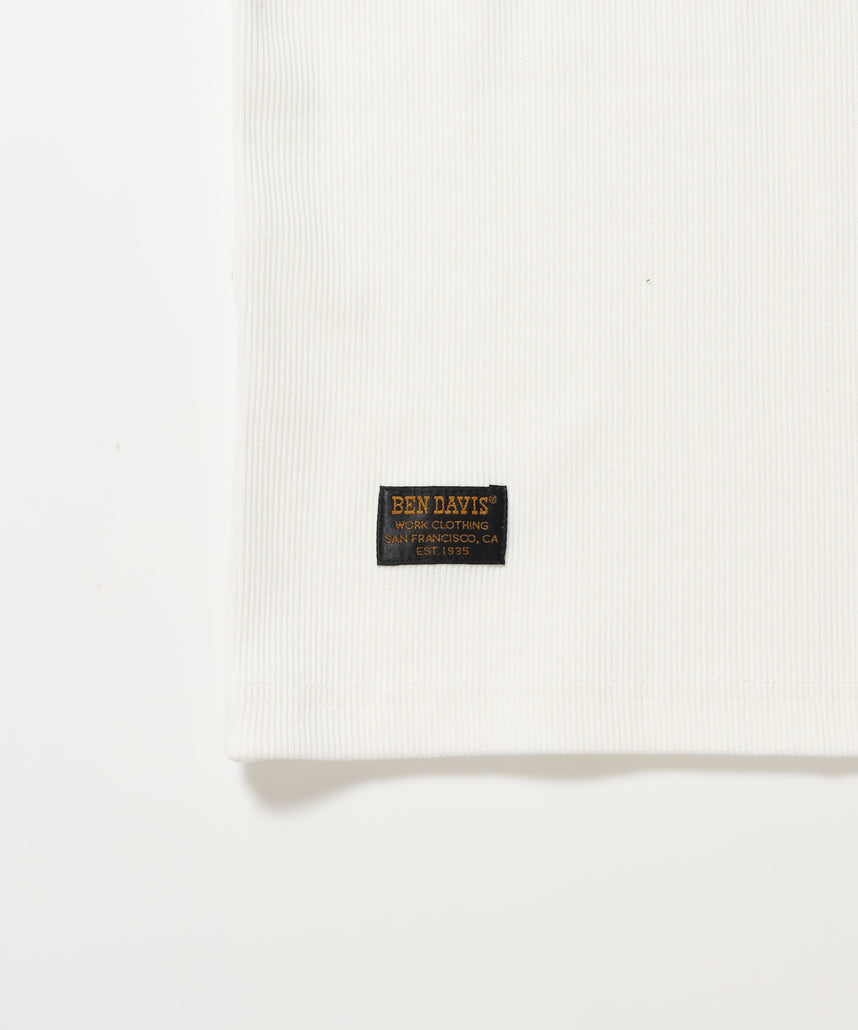 RIB HENLEY TEE / Tシャツ 半袖 ヘンリーネック 刺繍 ワンポイント ユニセックス ピス ホワイト