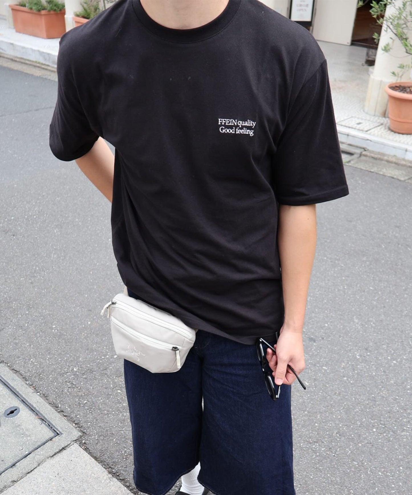 ワンポイントロゴ刺繍 TEE ブラック