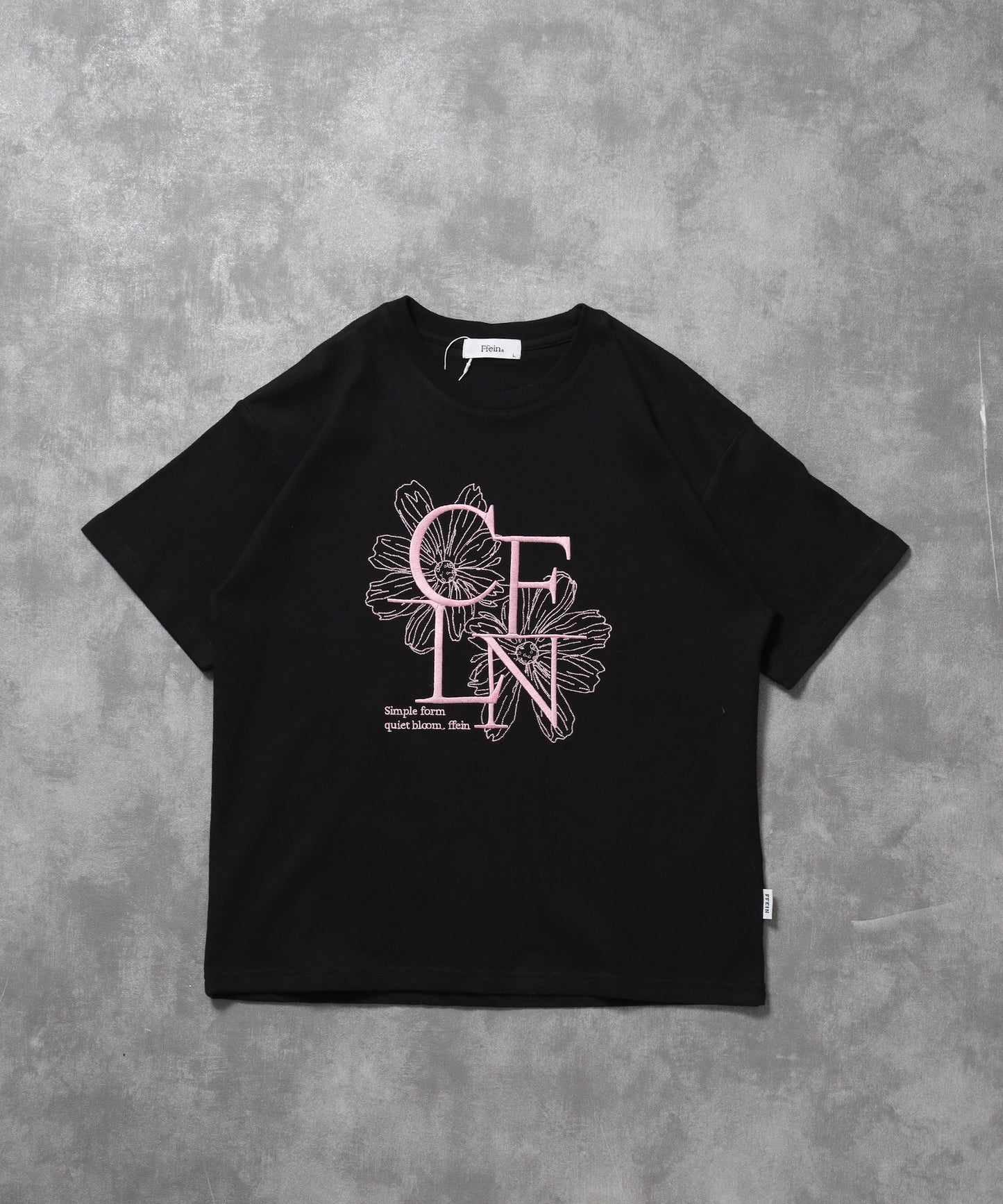 フラワー刺繍ロゴショート丈Tシャツ / Tシャツ クルーネック 半袖 刺繍 花柄 【短丈】 ブラック