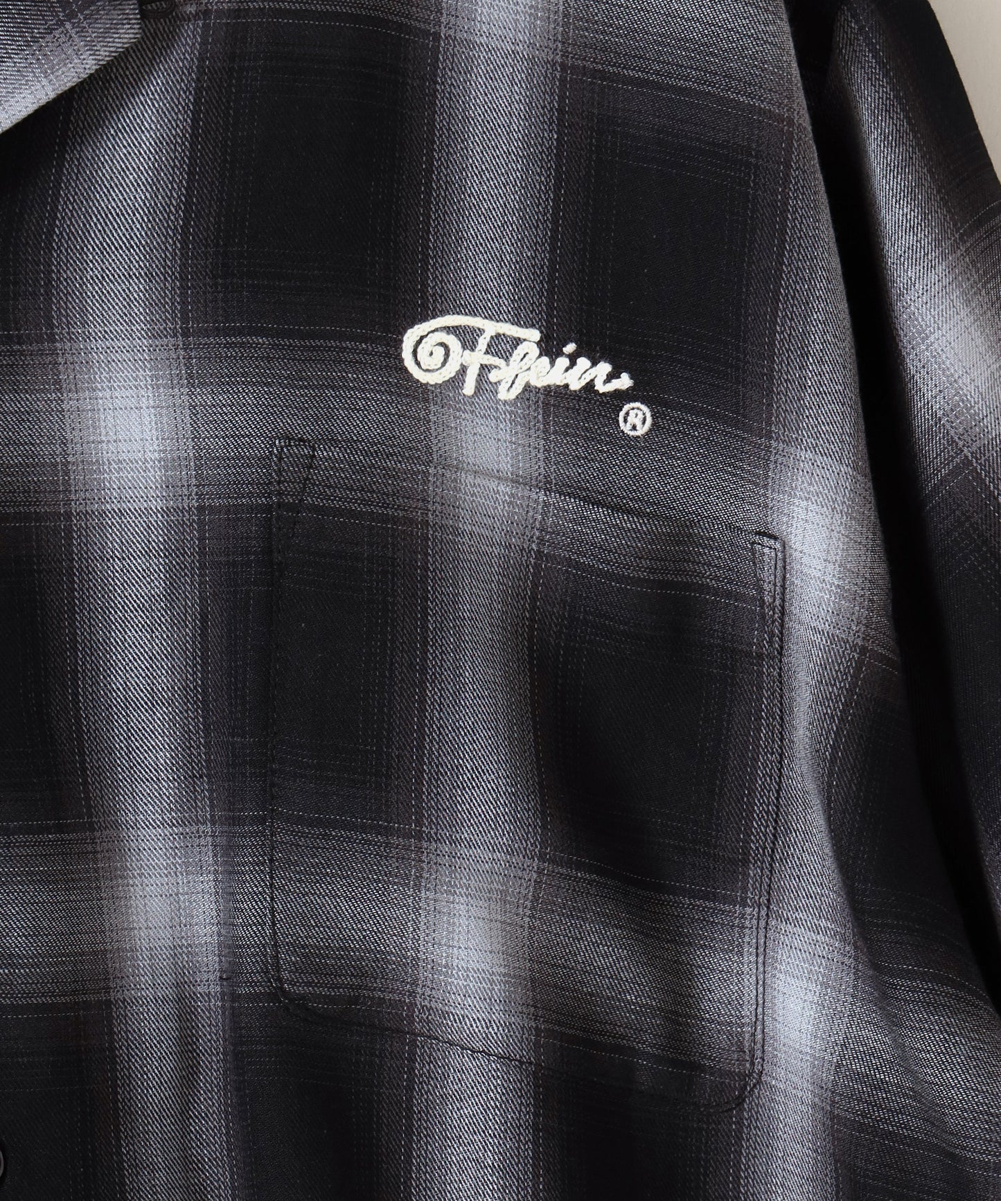【FFEIN(フェイン)】 OMBRE CHECK EMB H/S SHIRT / オンブレチェック 刺繍 半袖 オープンカラー シャツ チャコール