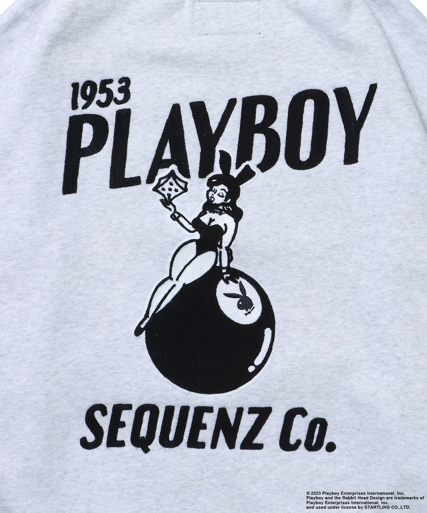 【SEQUENZ】 PLAYBOY BUNNY EMB CN / プレイボーイ ピンボール バニー 刺繍 クルーネック スウェット オフホワイト