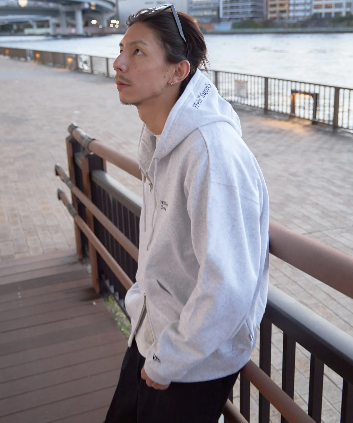 モデル：H177 Size:L　アッシュグレー