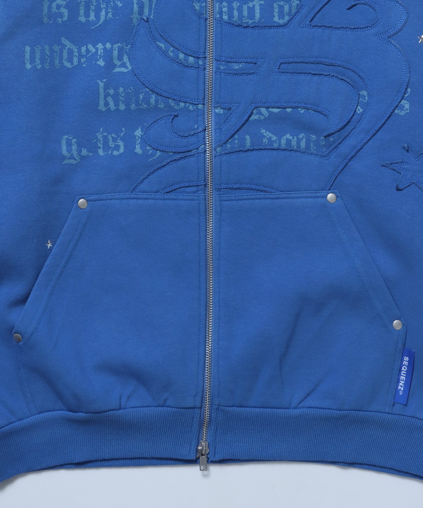 SQNZ ZIP P/K / ジップパーカー 裏起毛 フーディ スタッズ 加工 ワッペン プリント ブルー