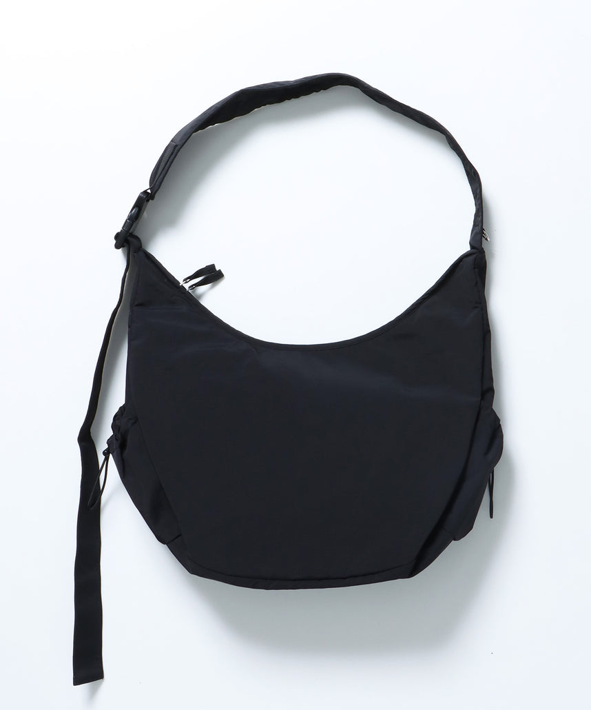 TECH ROUND SHOULDER BAG / テック ショルダーバッグ 調節可能 ドローコード ブラック