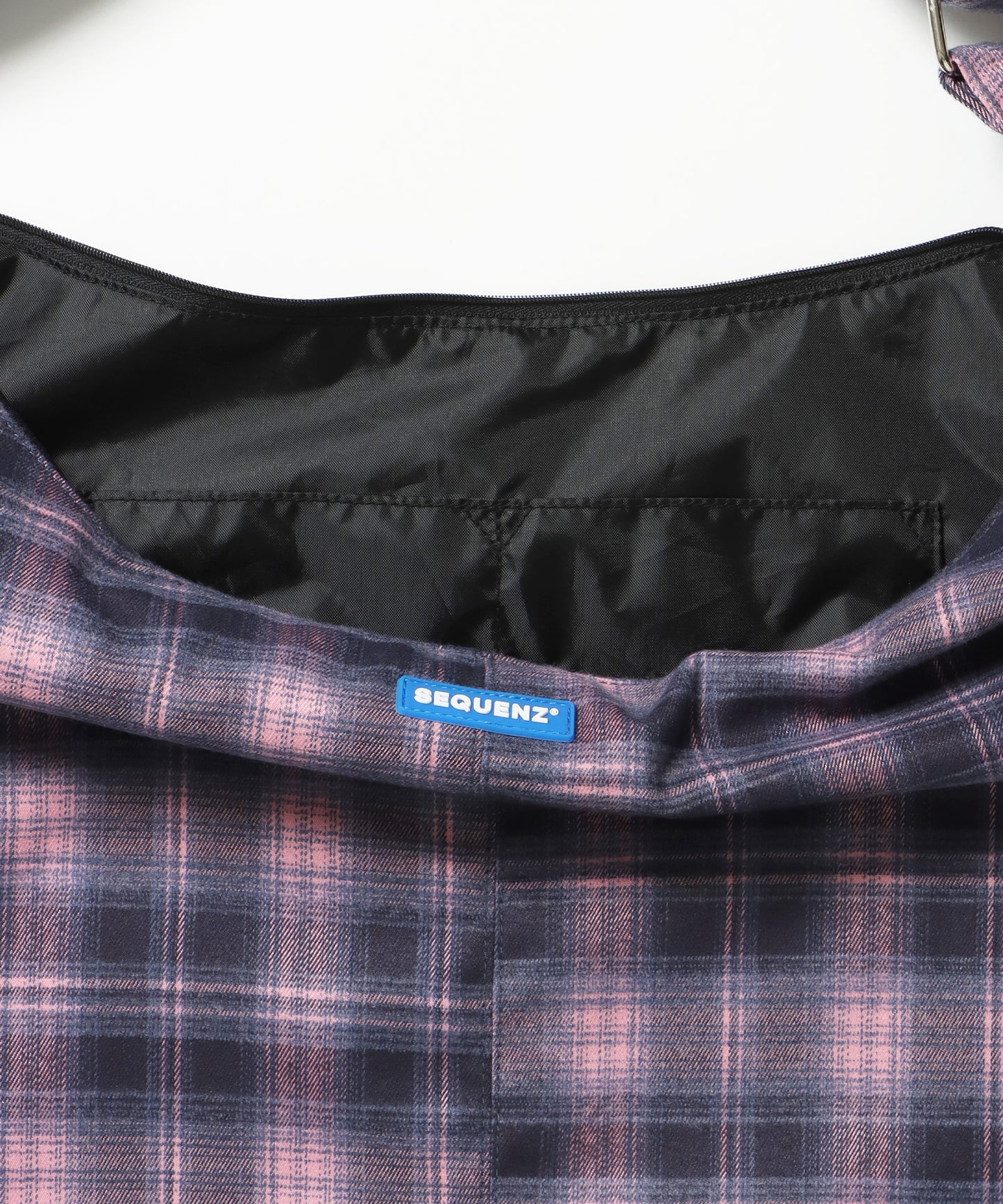 ≪予約商品≫SHOULDER GATHER BAG / テック ショルダーバッグ 調節可能 ドローコード ピンク