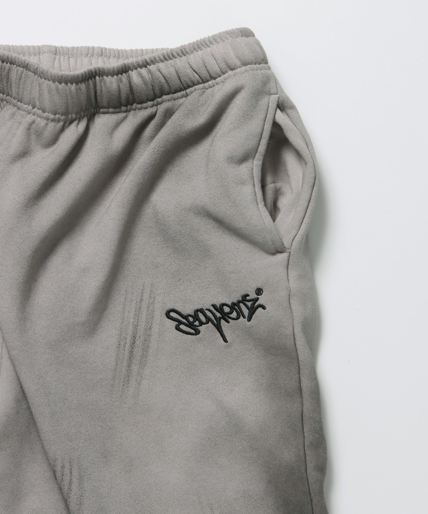 LOGO APPLIQUE SWEAT PANTS / フェード スウェット オーバーサイズ ヴィンテージライク 裏起毛 ライトグレー
