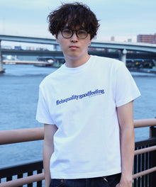 センタープリントロゴショート丈Tシャツ / Tシャツ クルーネック 半袖 プリント ホワイト