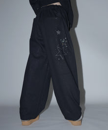 sqnz glitter sweat pants / グリッター スウェットパンツ ラインストーン ドローストリング ポケット 裏起毛 【セットアップ着用可能】 ブラック