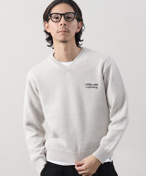 ワンポイントロゴVネックニット/ ニット Vネック 刺繍 ワンポイント 長袖 【短丈】 アイボリー
