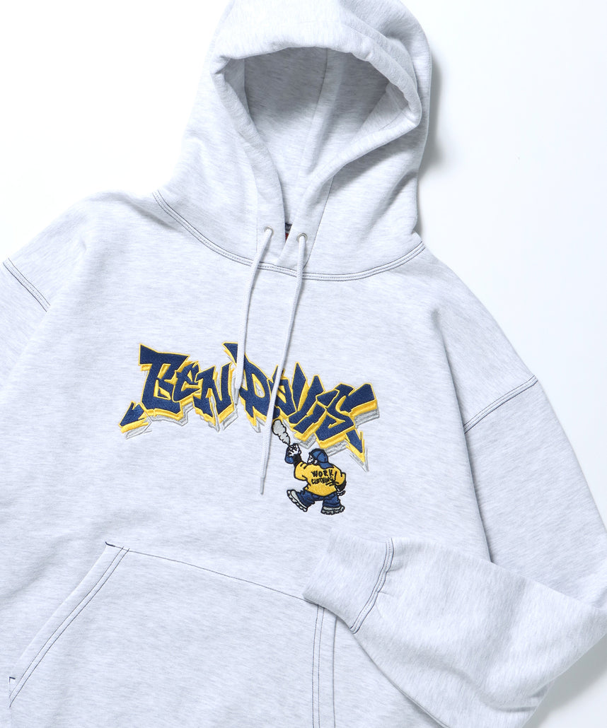 BEN DAVIS（ベンデイビス）】SPRAY ART STITCH HOODIE / 90年代 オーバーサイズ ステッチ プルパーカー 刺繍 裏起毛  OLD アッシュグレー – NAVAL Online Store