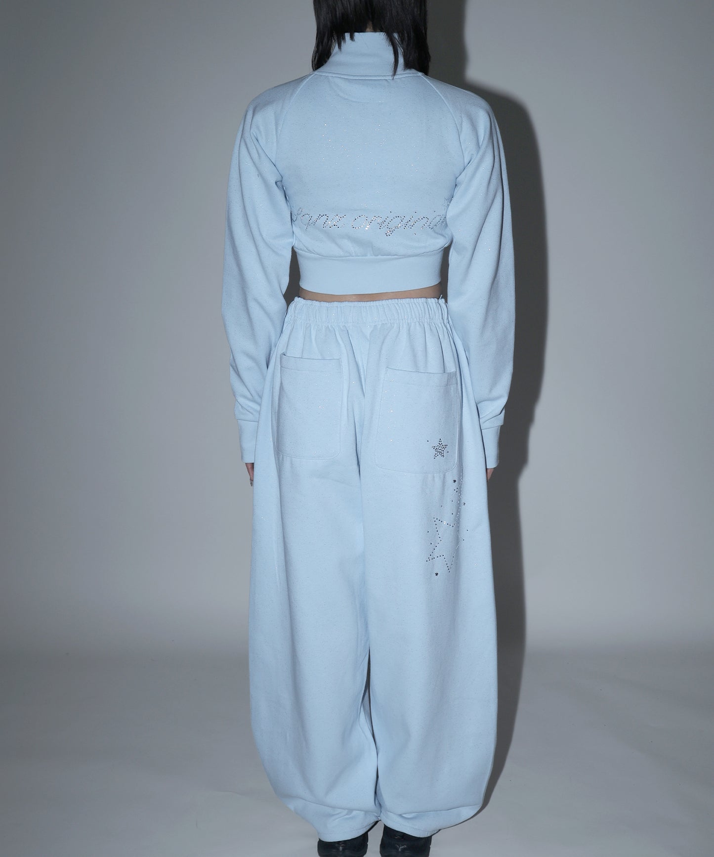 H163 トップス:S/パンツ:L