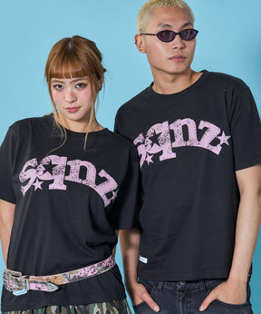※WEB限定 sqnz studs faint logo tee / 半袖 クルーネック プリント ワンポイント レイヤード ユニセックス スタッズ ブラック