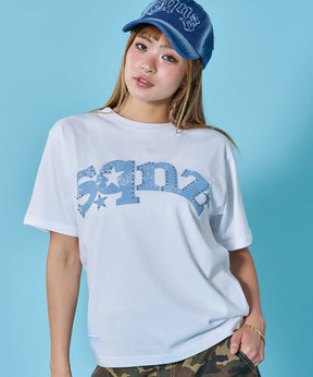 ≪予約商品≫※WEB限定 sqnz studs faint logo tee / 半袖 クルーネック プリント ワンポイント レイヤード ユニセックス スタッズ ホワイト
