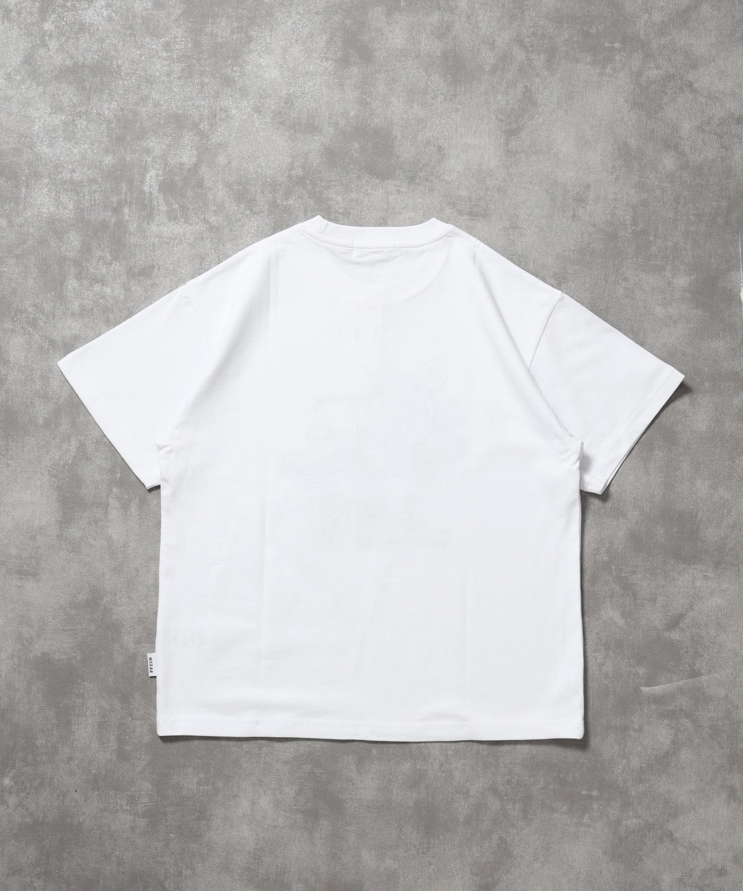 フラワー刺繍ロゴショート丈Tシャツ / Tシャツ クルーネック 半袖 刺繍 花柄 【短丈】 ホワイト