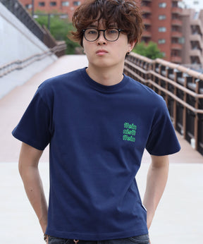 ワンポイント3段ロゴアウトライン刺繍ショート丈Tシャツ / クルーネック 半袖 ワンポイント シンプル 刺繍【短丈】 ネイビー