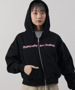 FFEIN(フェイン)】センター3D刺繍立体フードショート丈ZIPパーカー