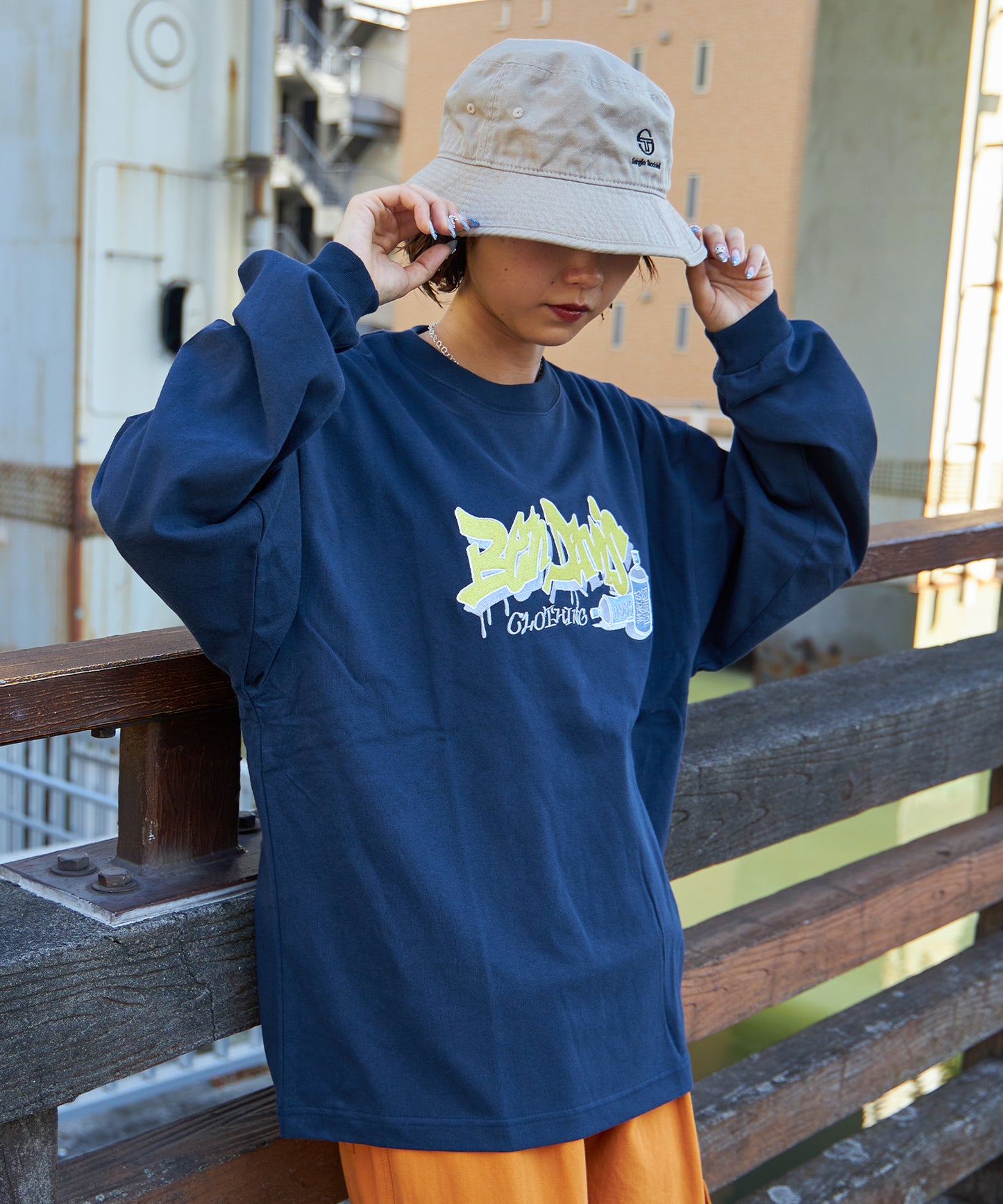 SPRAY ART EMB L/S TEE WIDE / ロンT 長袖 刺繍 ビックサイズ ネイビー