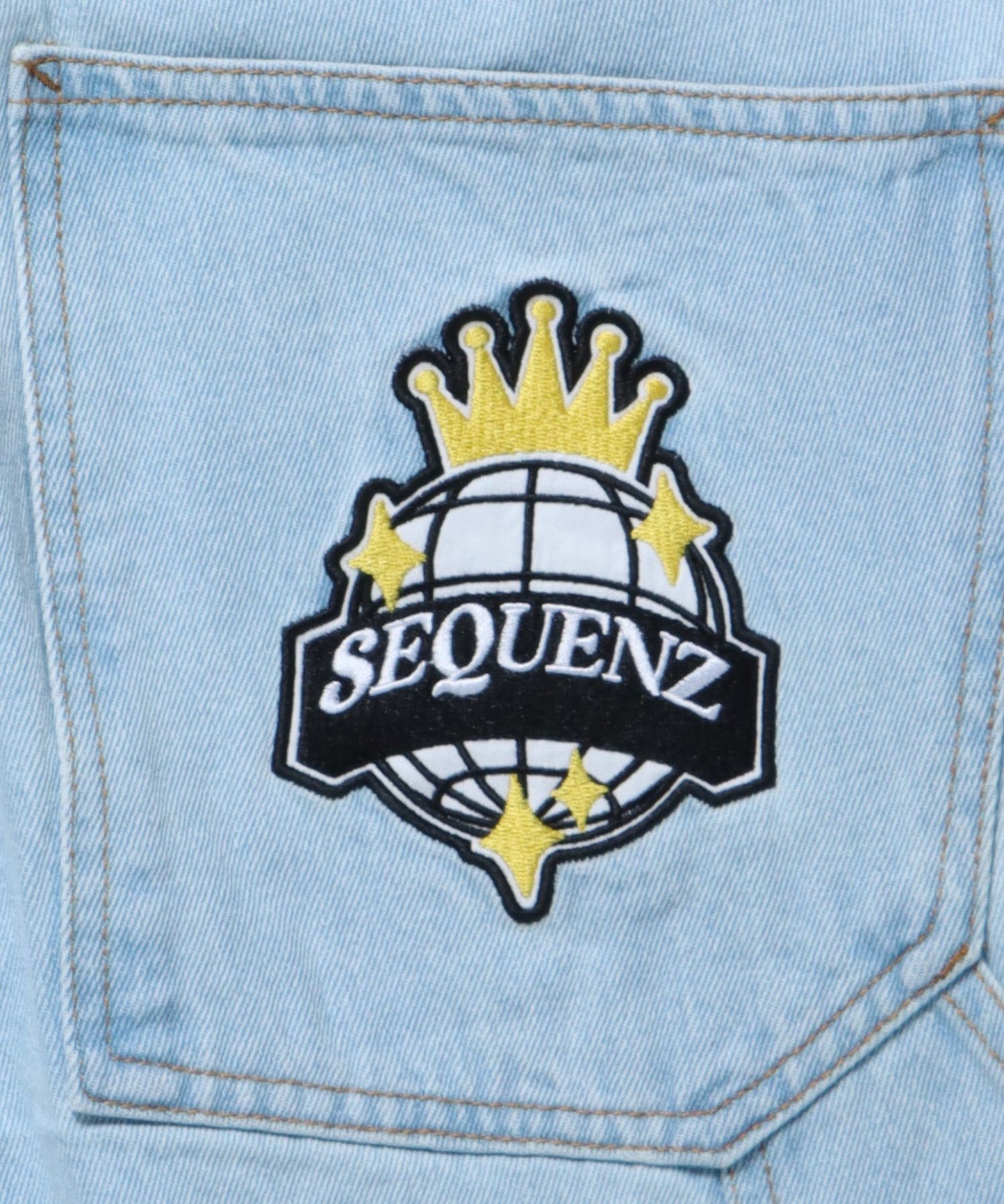 【SEQUENZ】WAPPEN LOOSE DENIM / ワッペン 刺繍 デニム ルーズ カーゴ パンツ サックスブルー