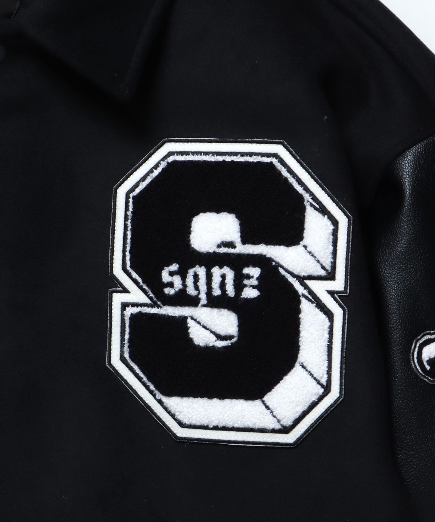 DARKNESS STADIUM JACKET / レザー 刺繍 ワッペン スタジアムジャンパー スタジャン ブラック