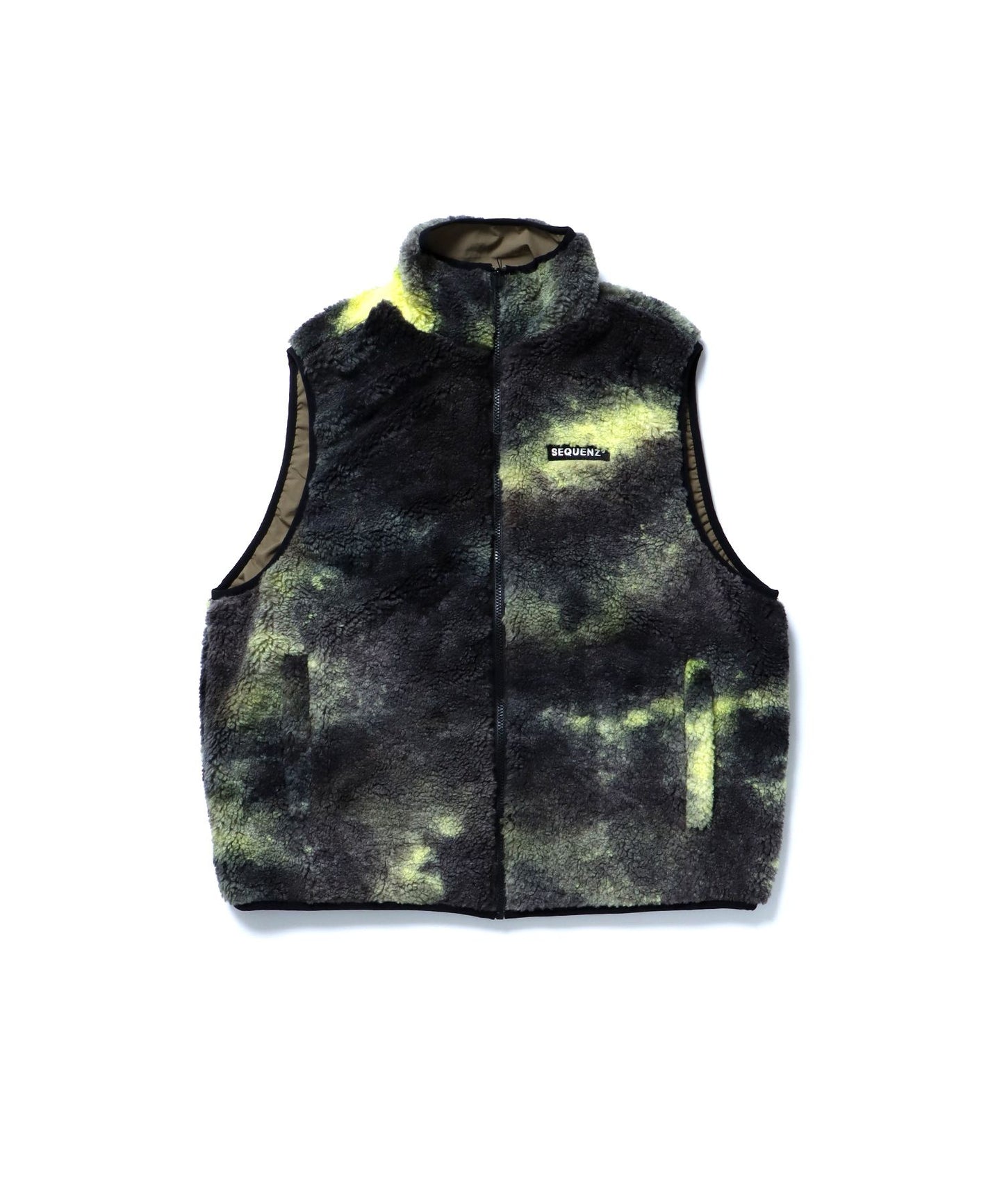 【SEQUENZ】 ALLOVER REVERSIBLE BOA VEST / ジャガードボア リバーシブル ワンポイント ロゴ スタンド ベスト カーキ