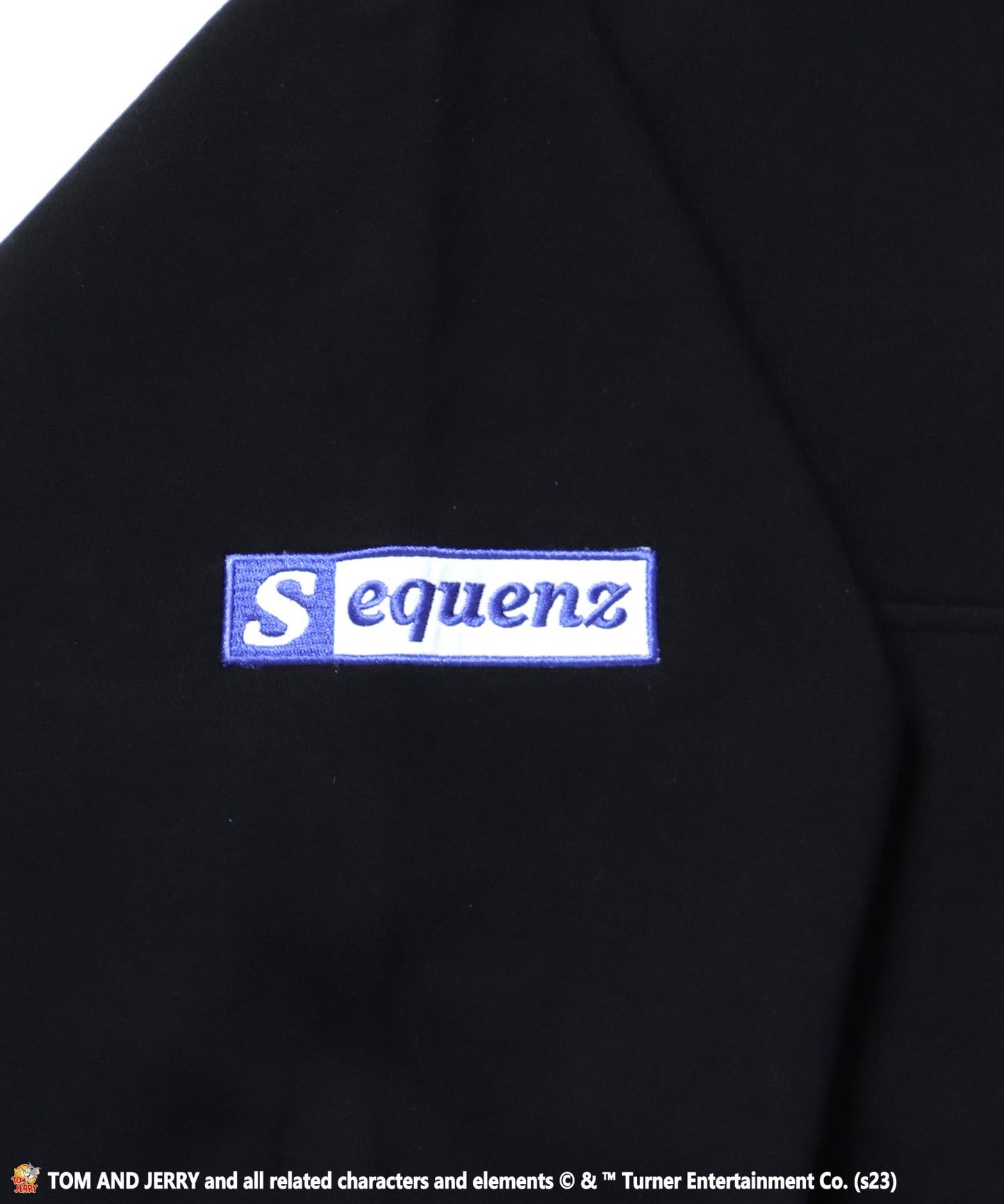 【SEQUENZ】TOM and JERRY WAPPEN HALFZIP SWEAT / トムとジェリー ストリート アメリカン ワッペン ハーフジップ ペアコーデ ブラック