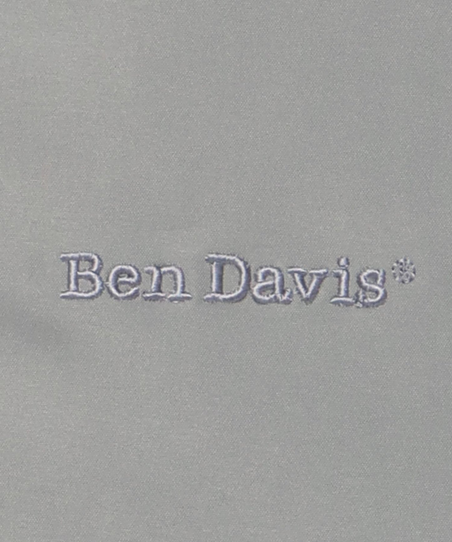 【BEN DAVIS(ベンデイビス)】 POLAR WORKERS JACKET / ワンポイント刺繍 フェイクダウン スタンドカラー 中綿ジャケット セーリングジャケット カーキ