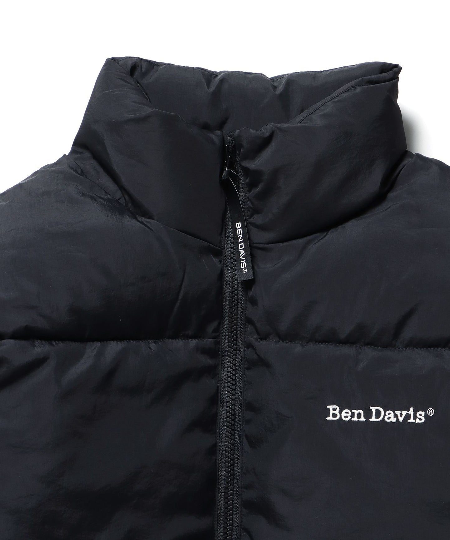 【BEN DAVIS(ベンデイビス)】 BD PUFFER JACKET / ワンポイント刺繍 フェイクダウン スタンドカラー 中綿ジャケット パファージャケット ブラック