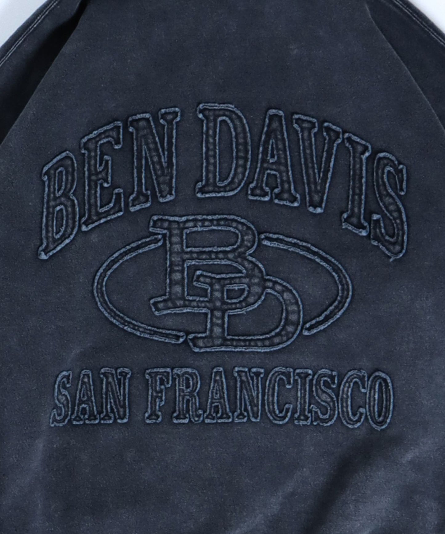 【BEN DAVIS(ベンデイビス)】 VARSITY FADED ZIP HOODIE / 製品ブリーチ加工 刺繍 ロゴ カットオフ パーカー ジップ ブラック