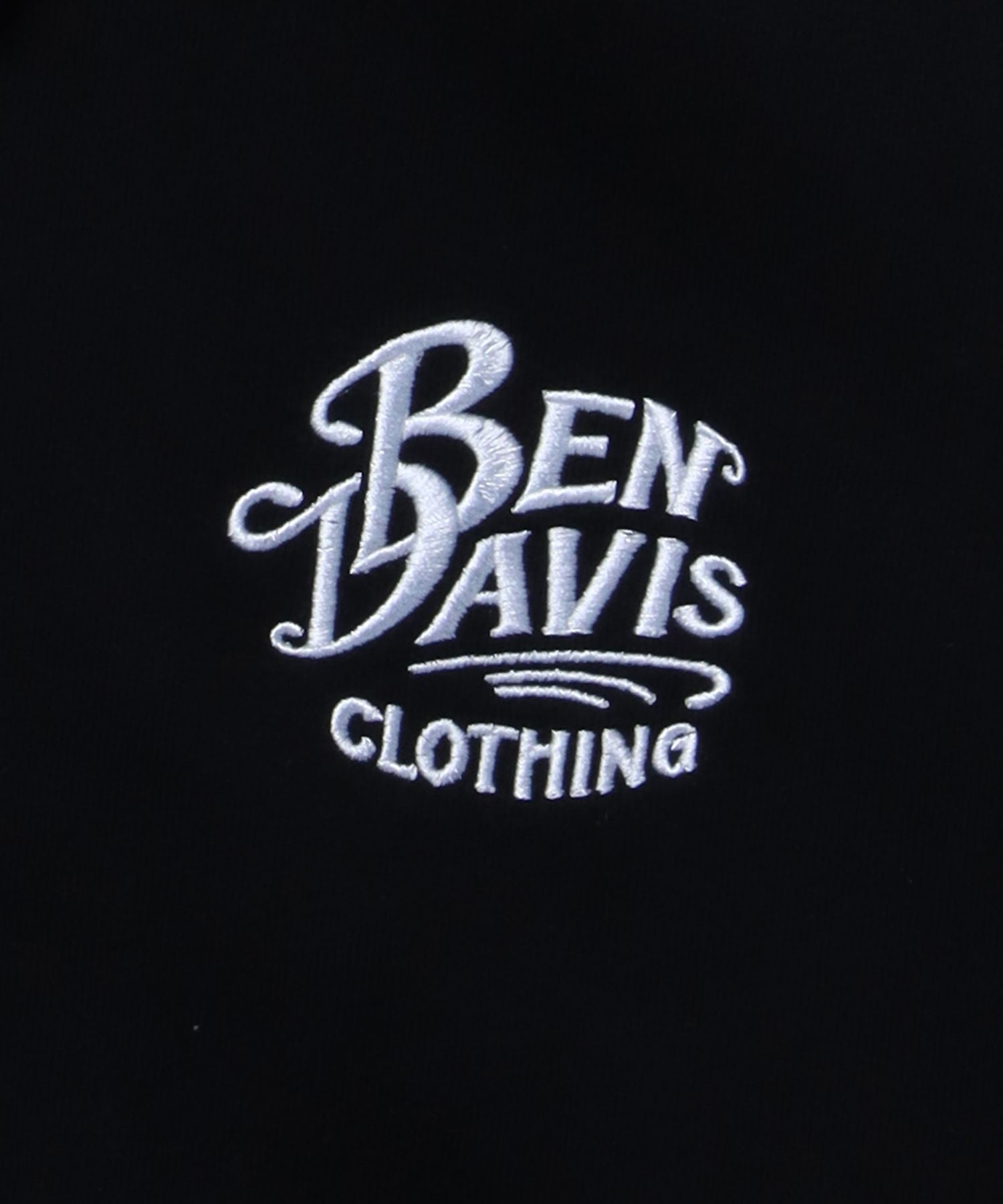 【BEN DAVIS(ベンデイビス)】 CLASSIC LOGO HALF ZIP HOODIE / 刺繍 アメリカ ロゴ ハーフジップ スウェット パーカー フーディー ブラック