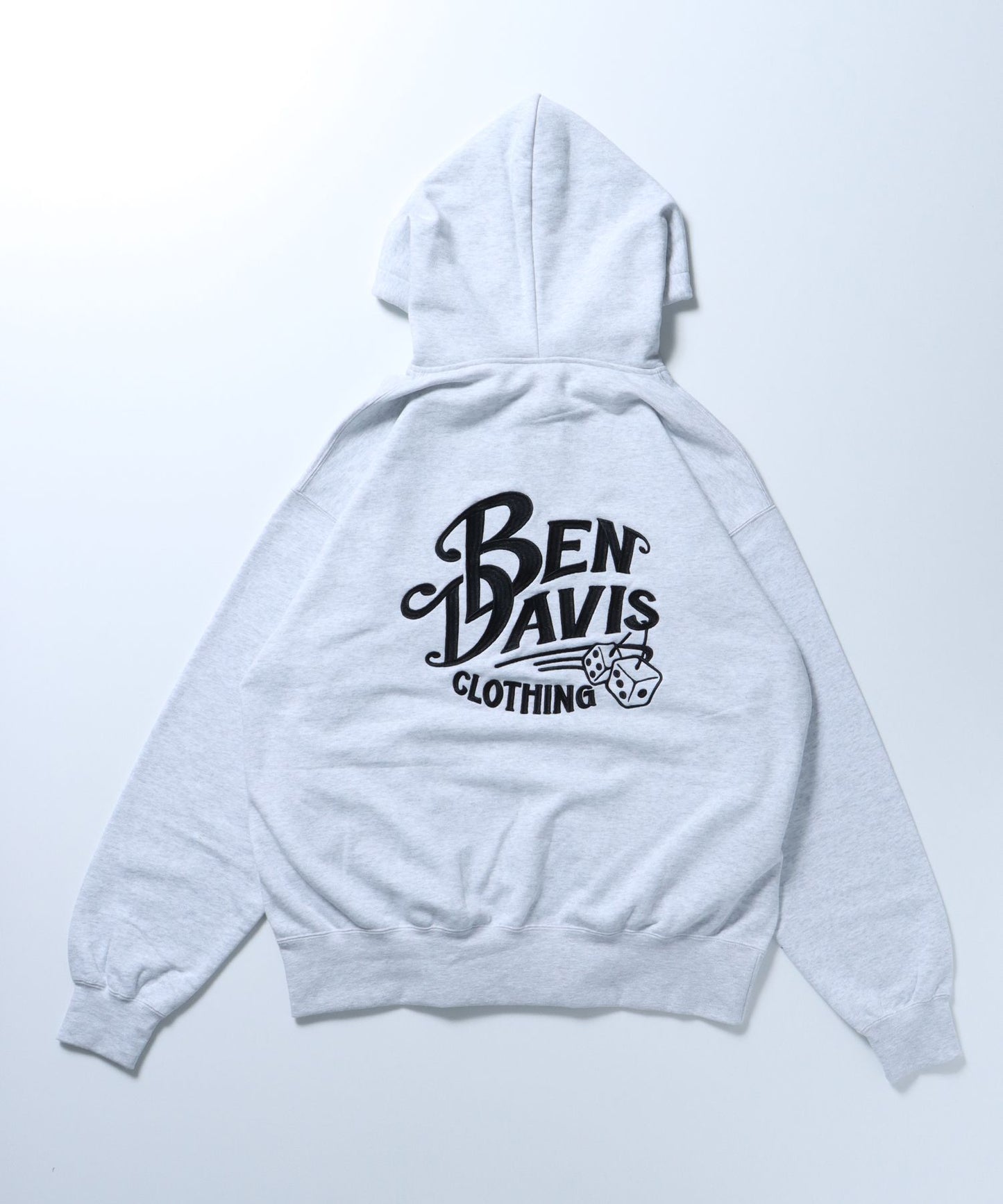 【BEN DAVIS(ベンデイビス)】刺繍 アメリカ ロゴ ハーフジップ スウェット パーカー フーディー オフホワイト