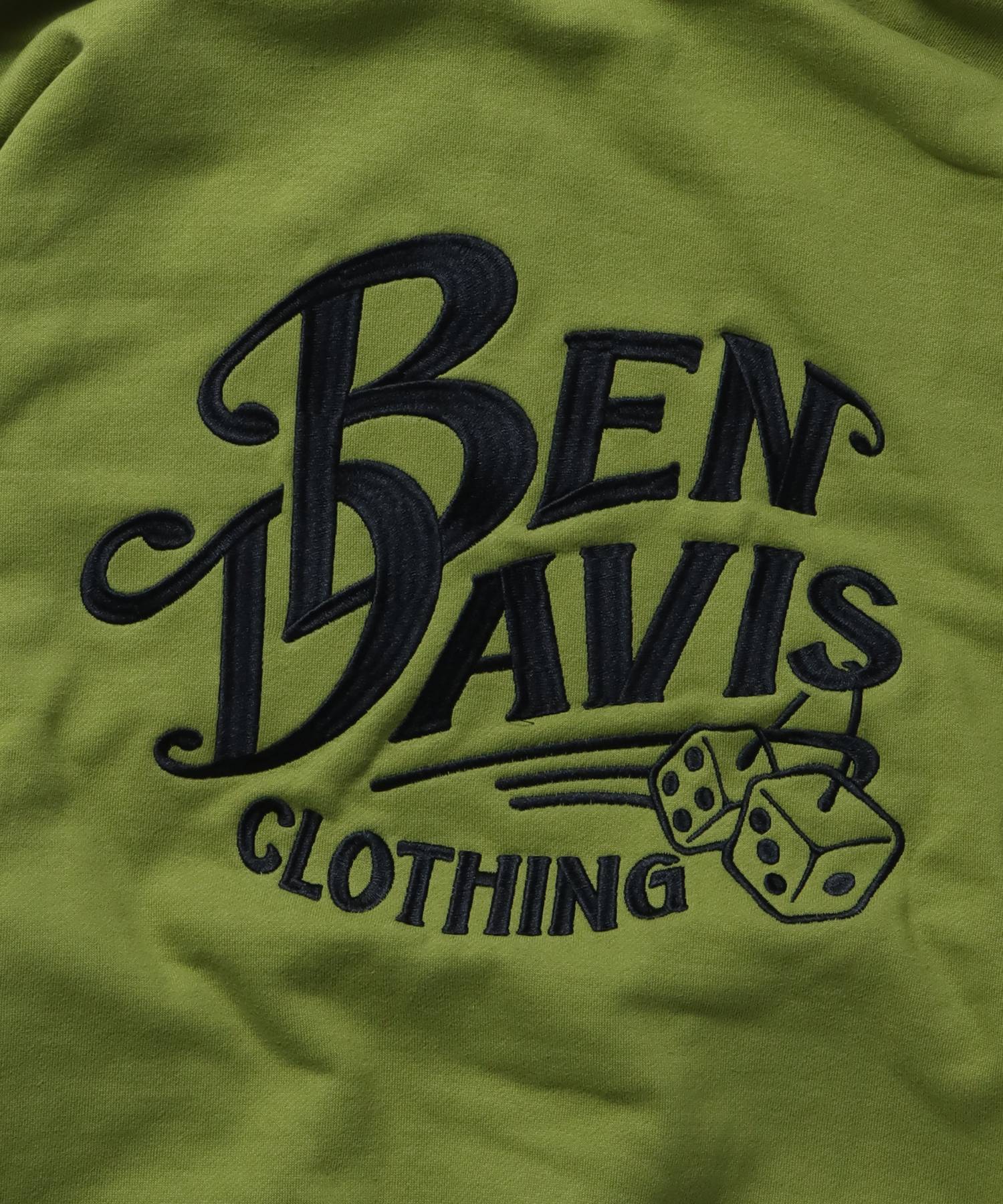 【BEN DAVIS(ベンデイビス)】 CLASSIC LOGO HALF ZIP HOODIE / 刺繍 アメリカ ロゴ ハーフジップ スウェット パーカー フーディー グリーン