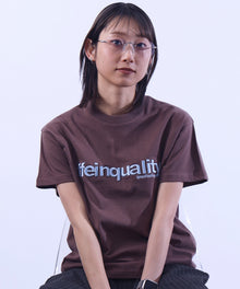 センターデカロゴ3D刺繍ショート丈Tシャツ/ Tシャツ クルーネック 半袖 刺繍 【短丈】 モカ