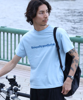 センタープリントロゴショート丈Tシャツ / Tシャツ クルーネック 半袖 プリント ライトブルー