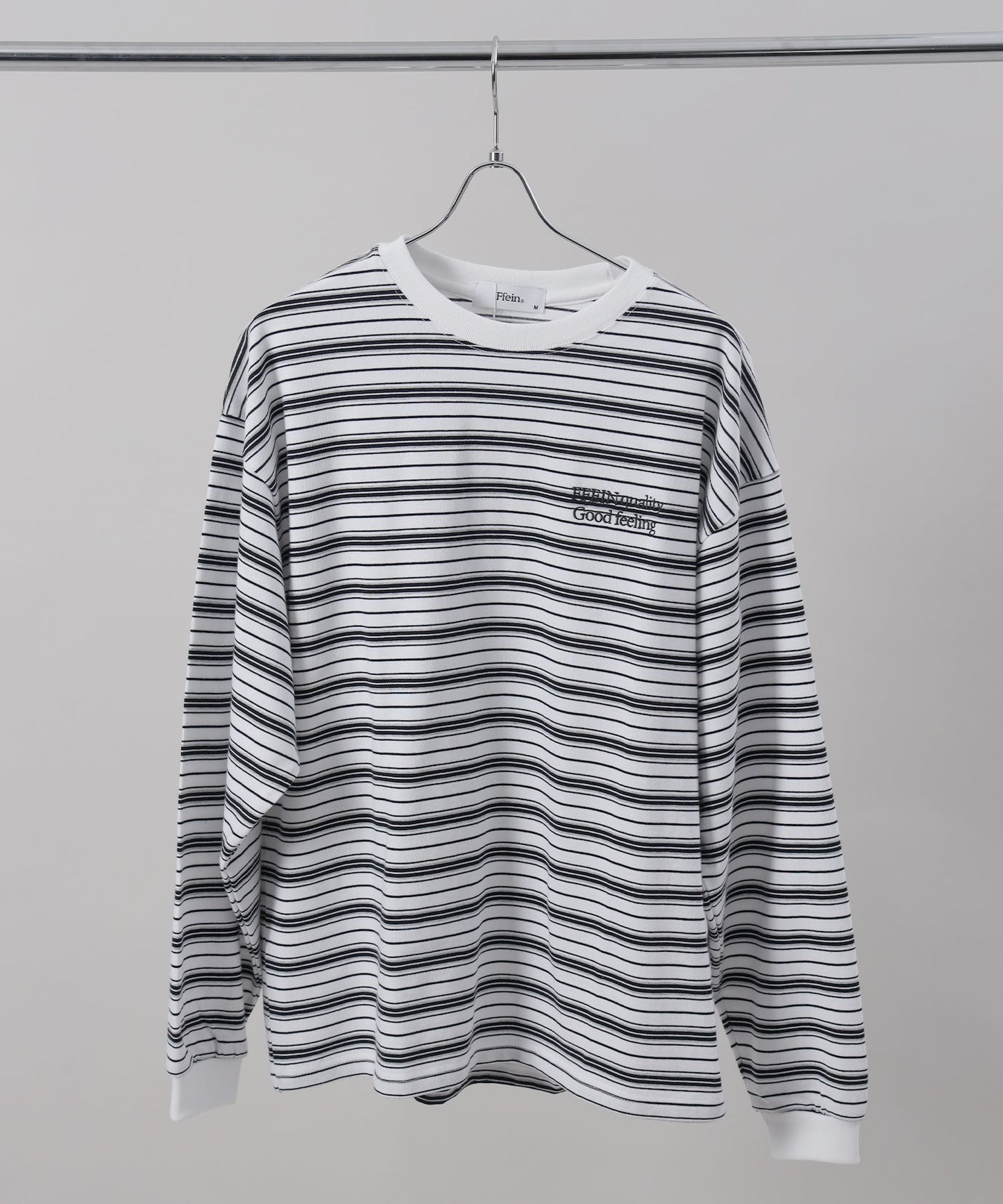 【FFEIN(フェイン)】ロゴ刺繍マルチボーダーロングスリーブTシャツ / リンガー 配色 マルチボーダー 刺繍 ブランドロゴ 長袖 ホワイト