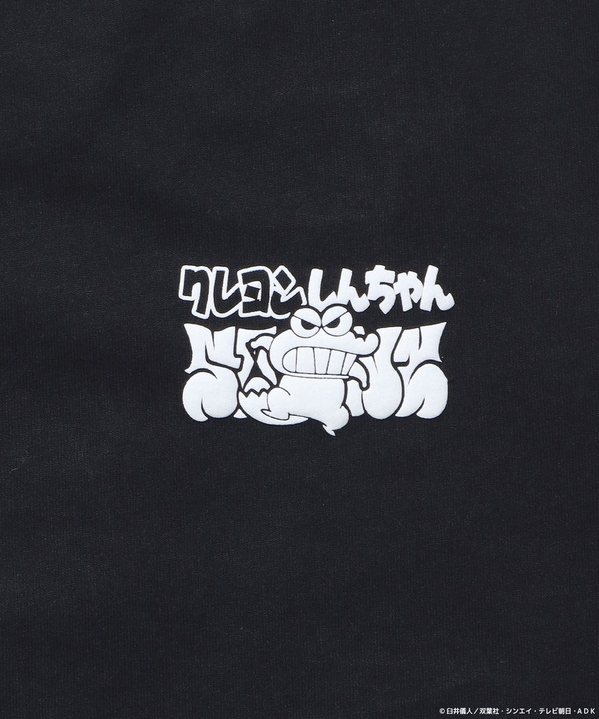 CS×SQNZ BOUEITAI S/S TEE / クレヨンしんちゃん 半袖Tシャツ クルーネック ワンポイント バックプリント ブラック