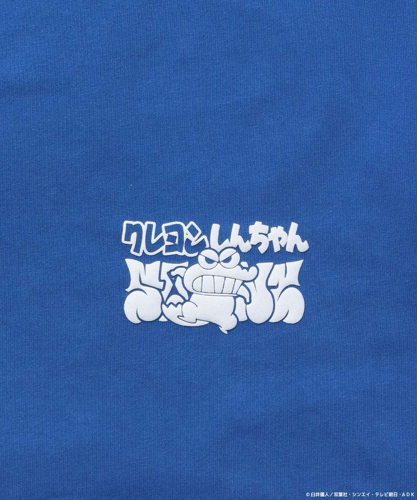 CS×SQNZ BOUEITAI S/S TEE / クレヨンしんちゃん 半袖Tシャツ クルーネック ワンポイント バックプリント ブルー