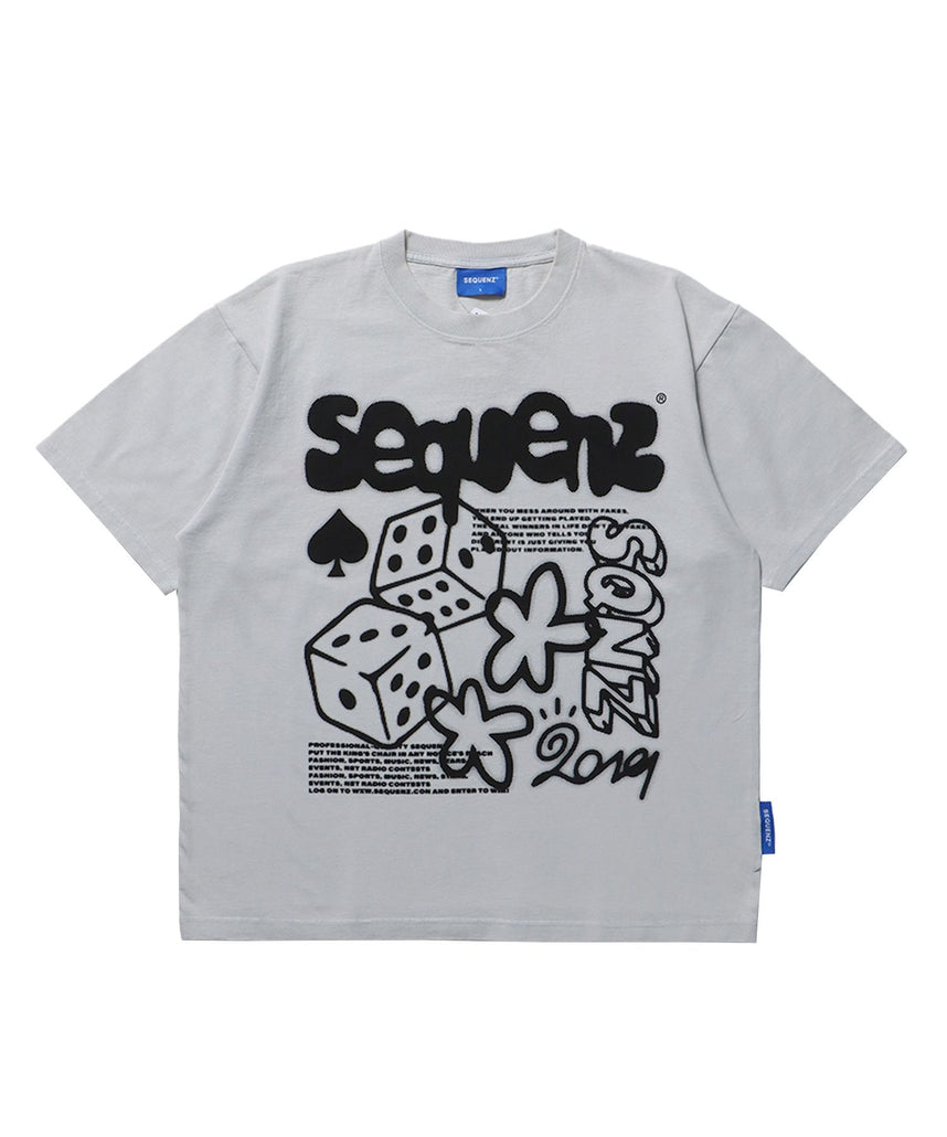 【SEQUENZ】NVL EX COOLAGE SST / 半袖Tシャツ クルーネック ブランドロゴ ハードバイオ ダイス フラワー ライトグレー