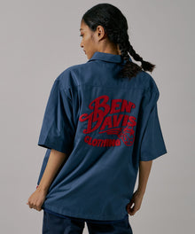 NEEDLEWORK S/S WORK SHIRT / 半袖 ワークシャツ レギュラーカラー 刺繍 ブランドロゴ ブルーグレー
